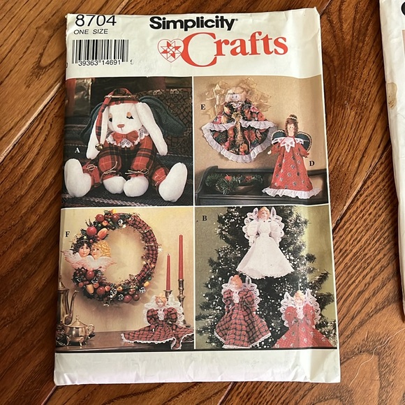 2 simplicity 1 McCall’s sewing patterns - Picture 5 of 11